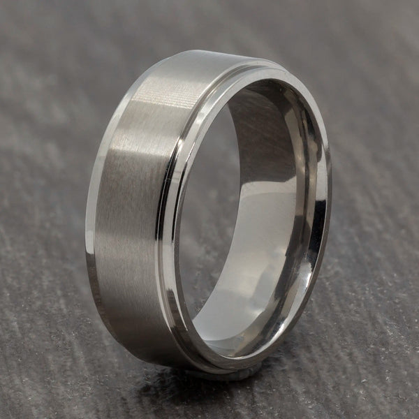 titanium womens wedding ring